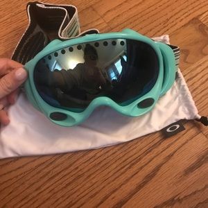 Oakley women’s ski goggles
